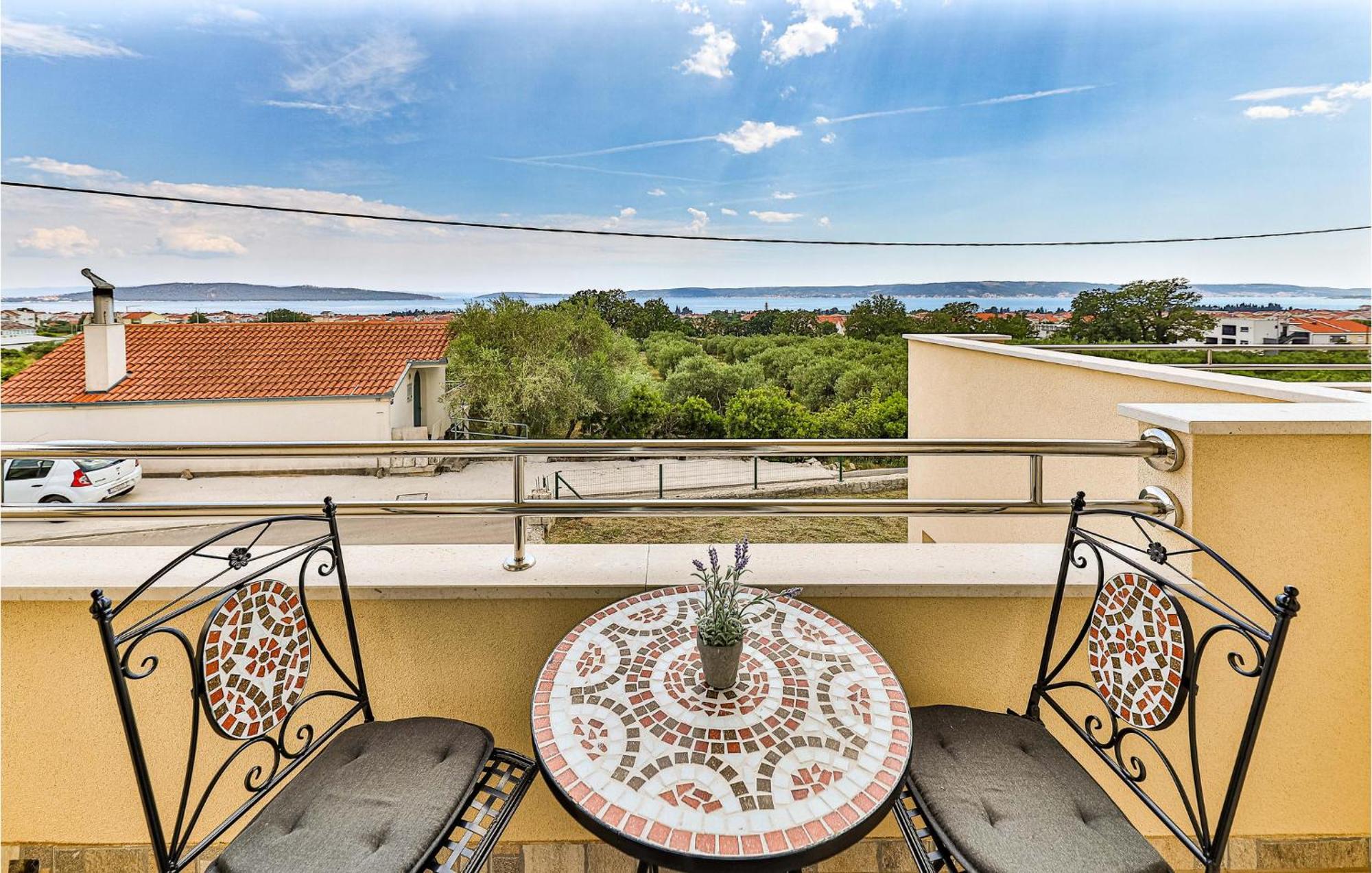Stunning Apartment In Kastel Luksic With Wifi Kastela Exterior photo